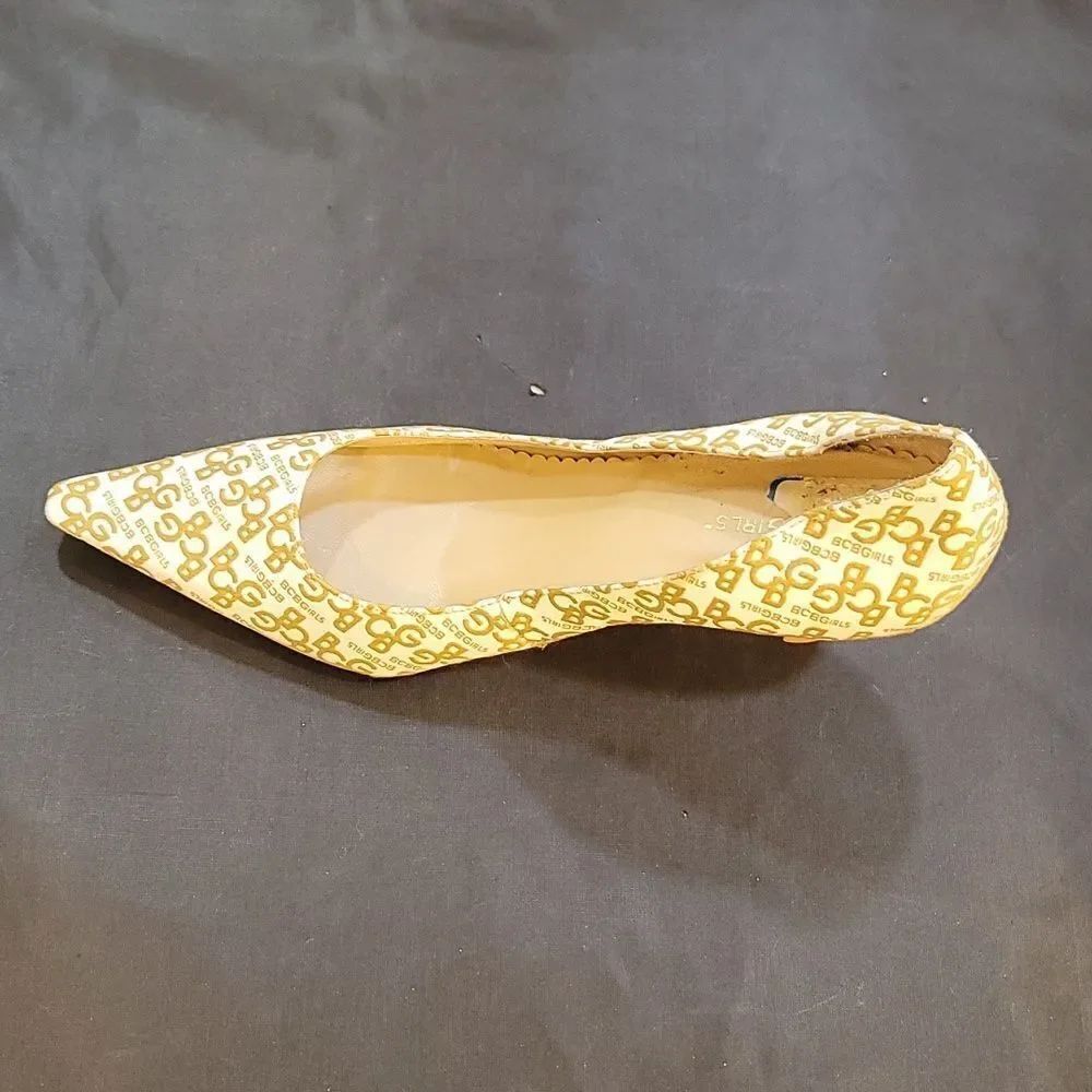 BCBGIRL POINTED TOE SLIP-ON WOMEN"S KITTEN PUMPS